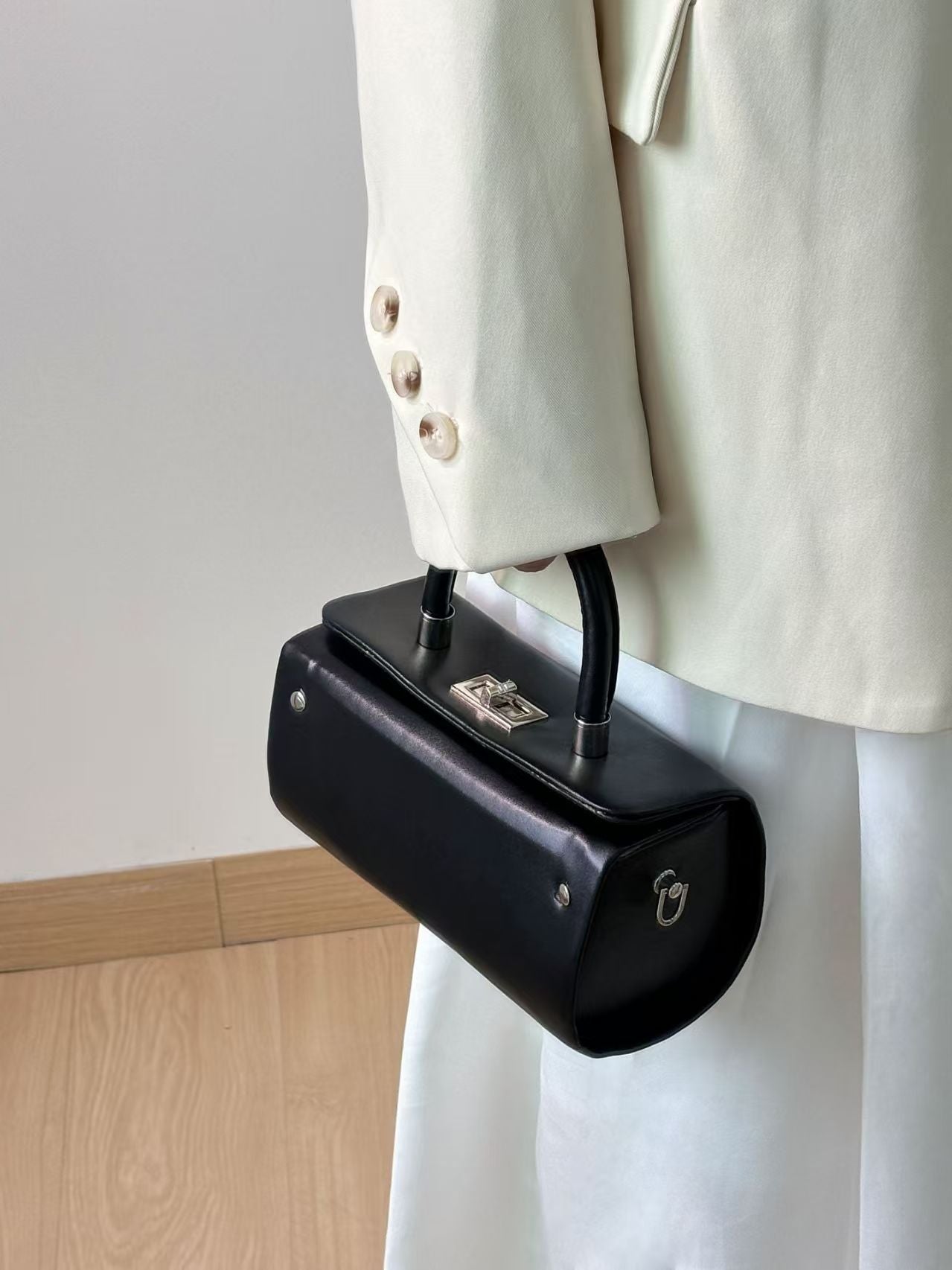 Structured Cylinder Handbag with Top Handle & Strap – Modern Minimalist Satchel