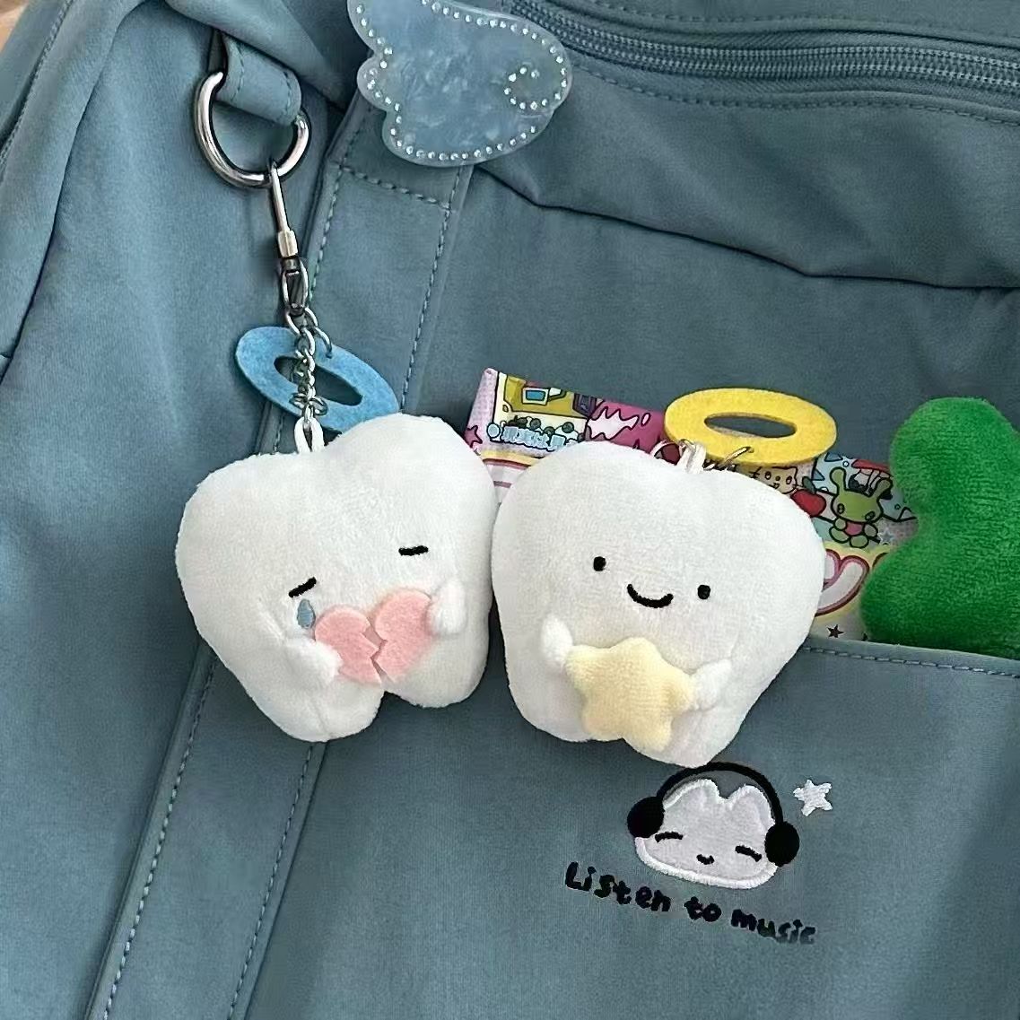Cute Tooth Plush Keychain Set – Kawaii Crying Tooth & Smiling Tooth Bag Charm for Backpacks, Purses & Gifts