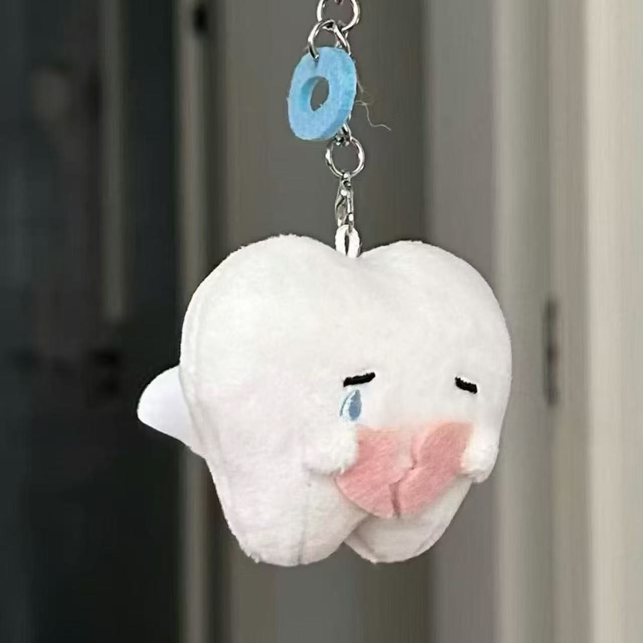 Cute Tooth Plush Keychain Set – Kawaii Crying Tooth & Smiling Tooth Bag Charm for Backpacks, Purses & Gifts