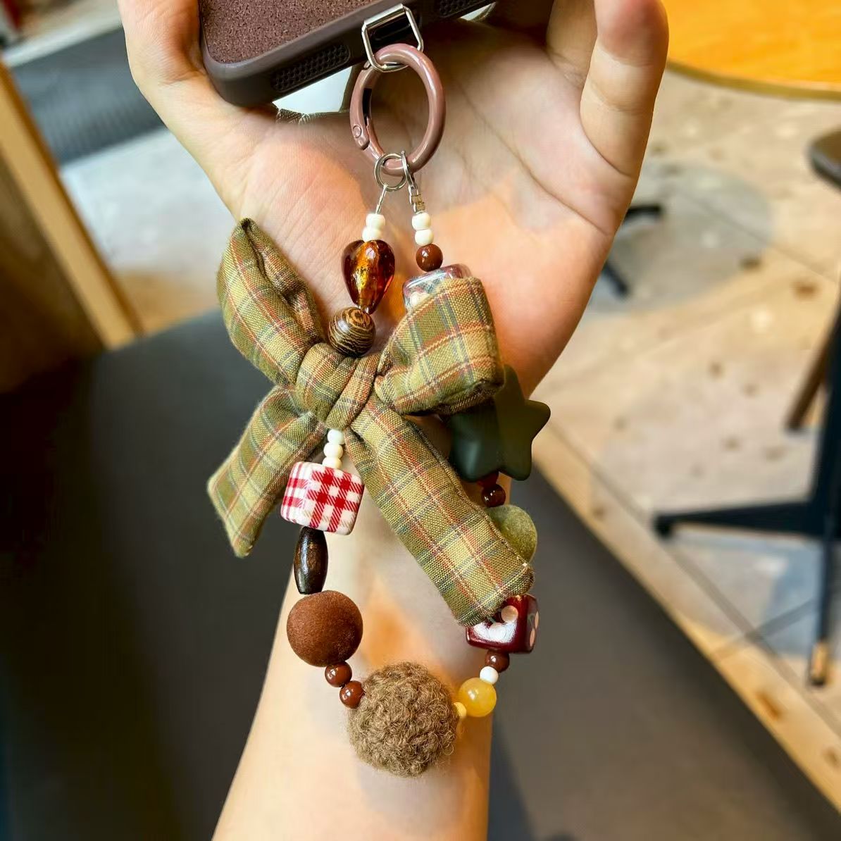 Vintage Plaid Bow Bag Charm with Beads & Star Pendant – Retro Style Handbag Accessory
