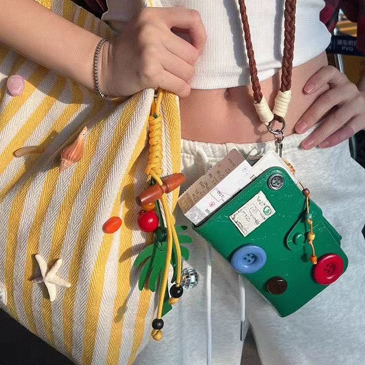 Tropical Palm Tree Bag Charm – Colorful Beaded Keychain Accessory for Summer & Beach Bags