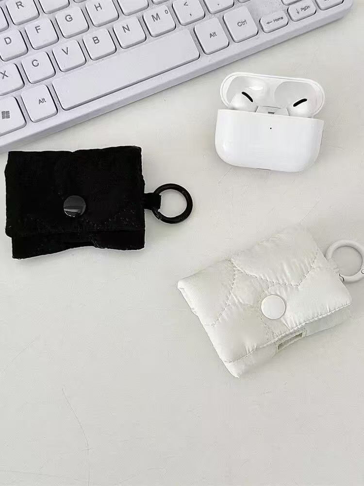 Quilted Heart Mini Pouch with Keyring – Cute Pastel Travel Coin Purse & Earbud Case (7 Colors)