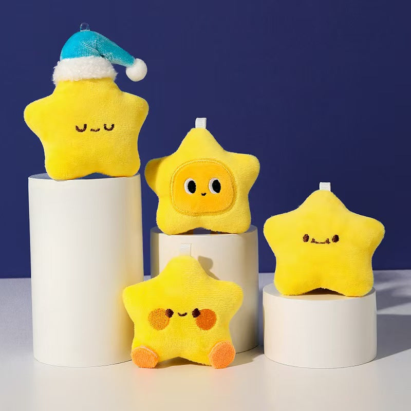 Plush Star Keychain Bag Charm – Cute Yellow Star with Blue Sleep Hat, Soft Plush Bag Accessory & Key Holder