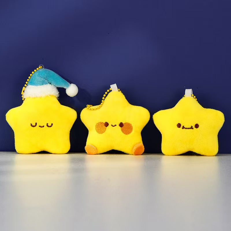 Plush Star Keychain Bag Charm – Cute Yellow Star with Blue Sleep Hat, Soft Plush Bag Accessory & Key Holder