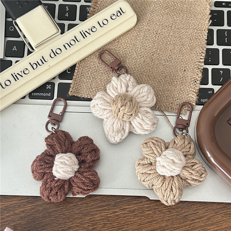 Handmade Crochet Flower Bag Charm Keychain – Cute Knitted Floral Accessory for Tote, Backpack & Handbag Decoration