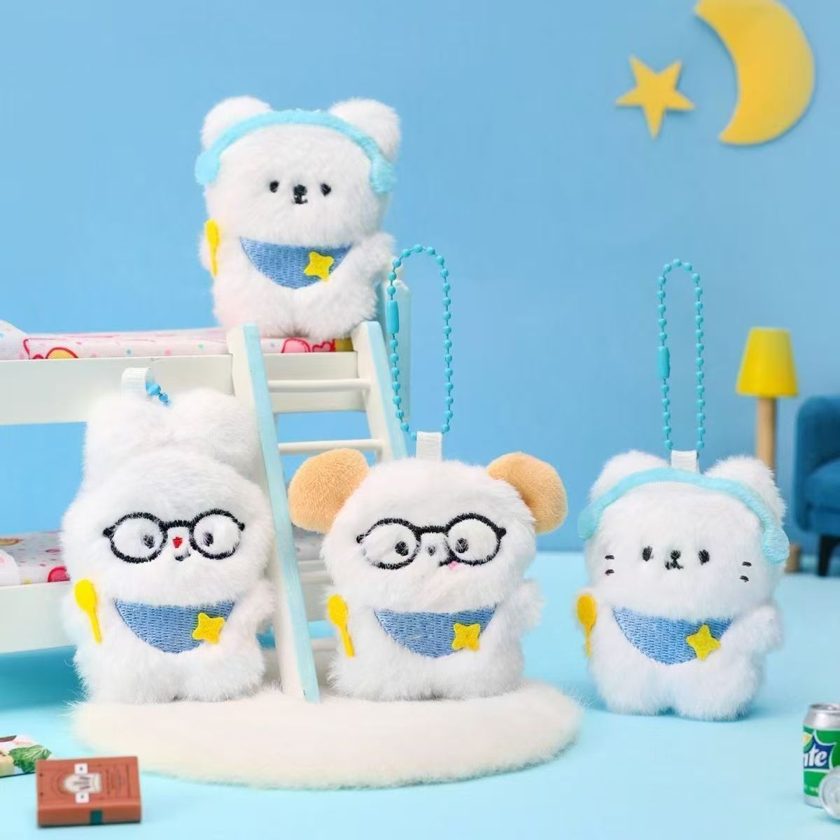 Kawaii Plush Cat Bag Charm – White Teddy with Blue Headphones & Star | Fluffy Keychain for Bags & Backpacks