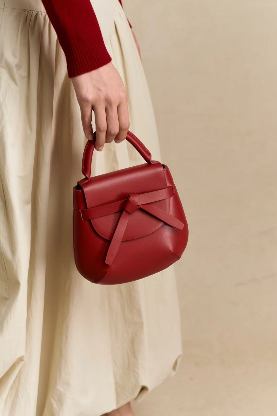 Elegant Bow-Knot Top Handle Bag – Structured Mini Crossbody Purse for Women in Black, Red & Camel