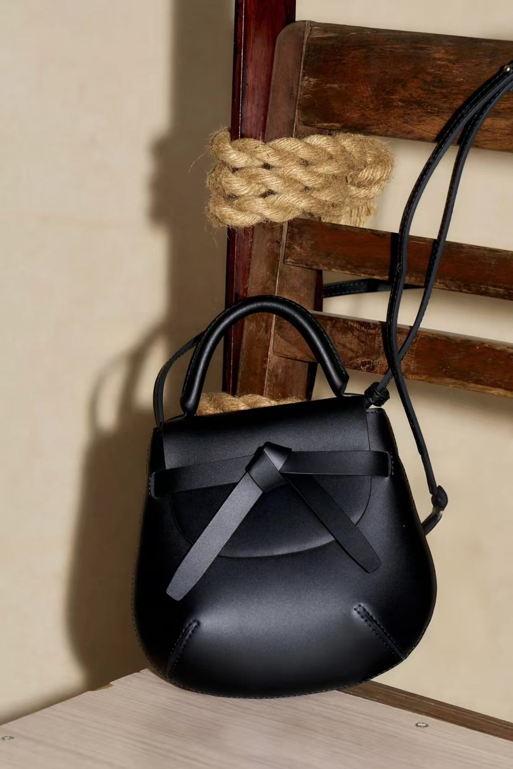 Elegant Bow-Knot Top Handle Bag – Structured Mini Crossbody Purse for Women in Black, Red & Camel