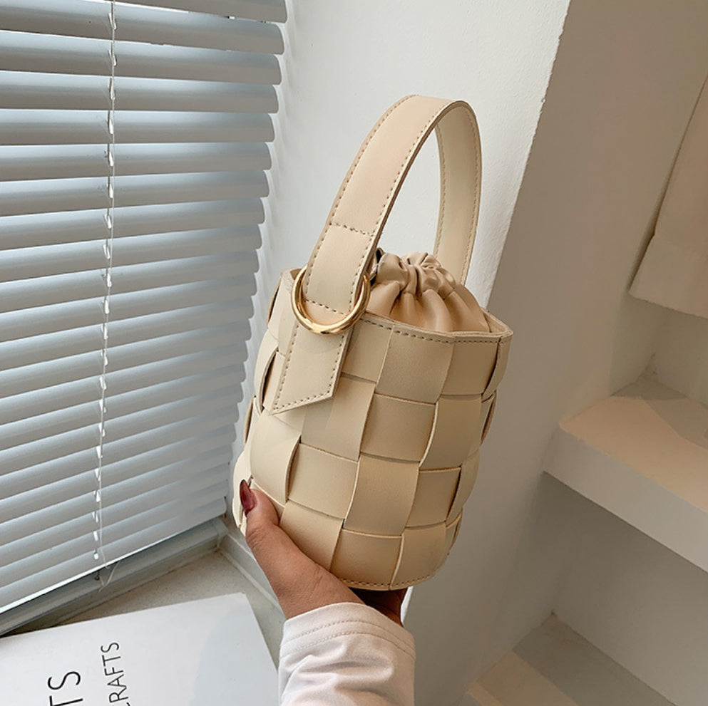 Modern Woven Bucket Bag with Ring Handle – Faux Leather Cylinder Handbag