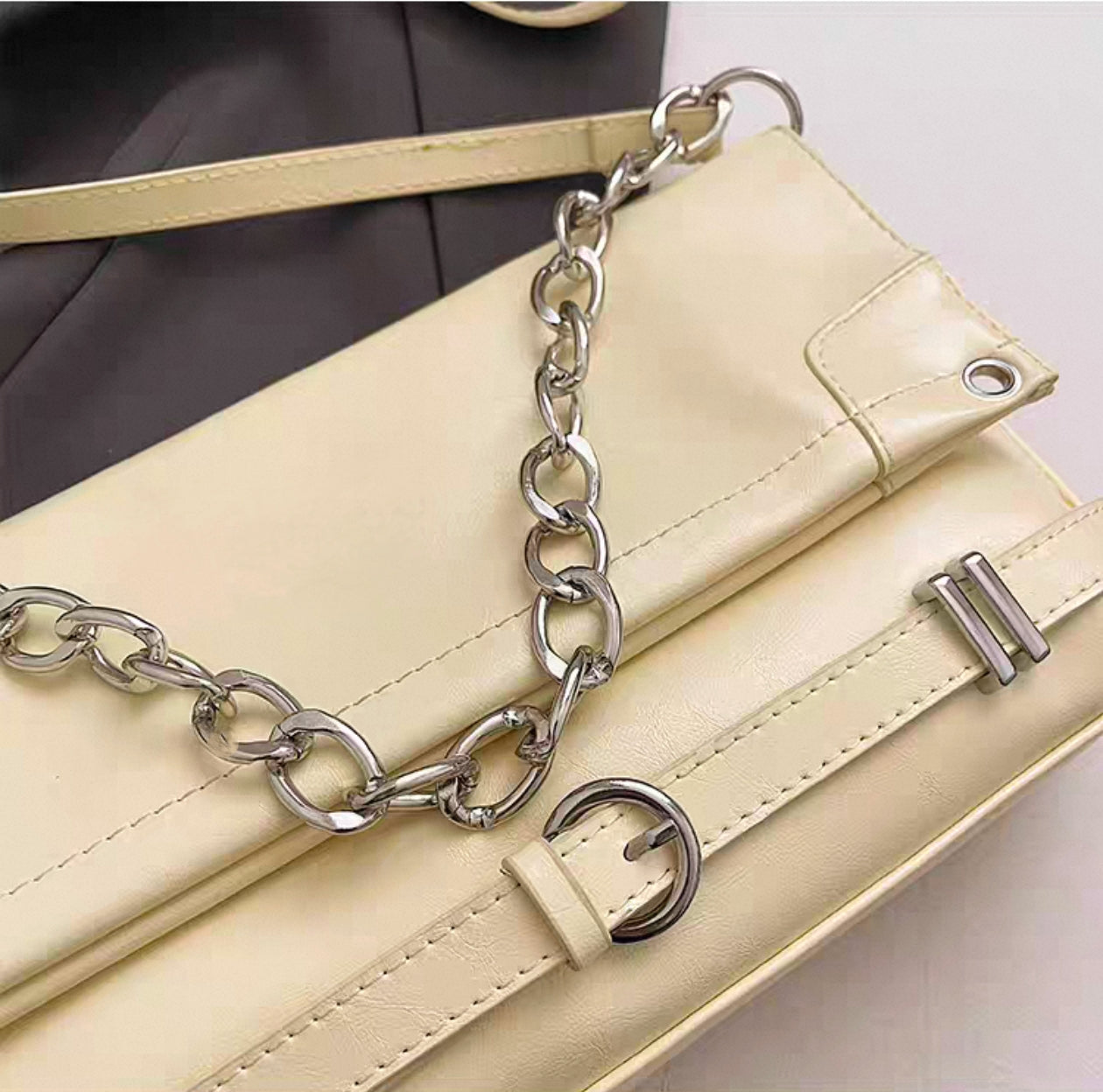 Glossy Chain Handle Shoulder Bag – Chic Faux Leather Purse for Daily & Evening Wear