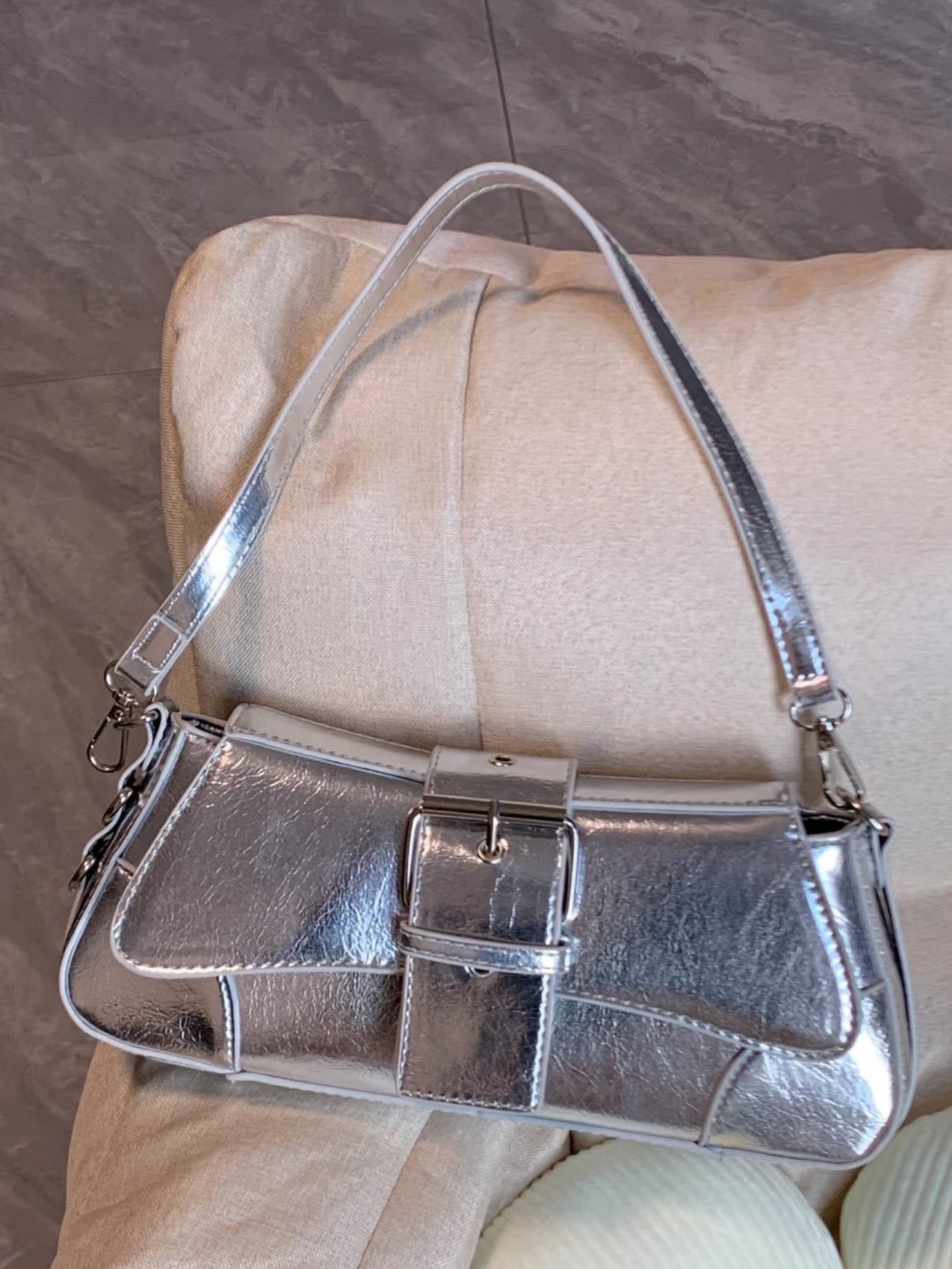 Chic Metallic Buckle Shoulder Bag – Silver / Black / Pink | Trendy Croc-Textured Handbag