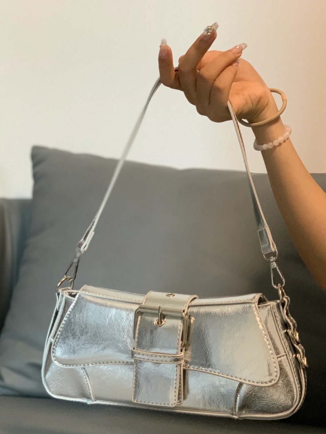 Chic Metallic Buckle Shoulder Bag – Silver / Black / Pink | Trendy Croc-Textured Handbag